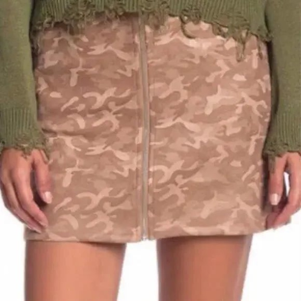 Wild Honey‎ Taupe Camo Mini Skirt Size M Grunge Y2K Zip Front Stretch Suede Vibe